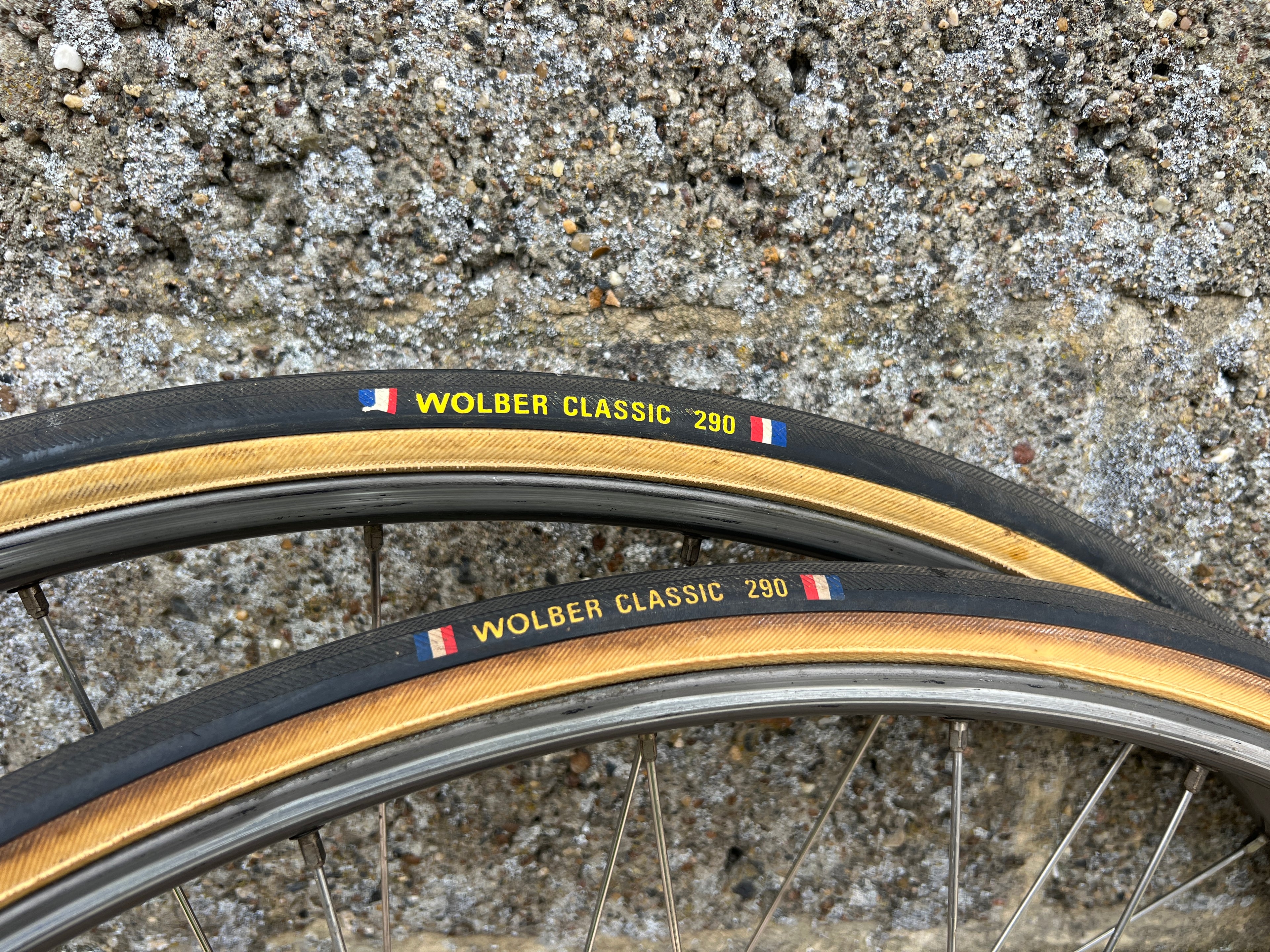Roue arrière Mavic Open 4 CD moyeu campagnolo - Équipements vélos Roue arrière Mavic Open 4 CD moyeu campagnolo - Équipements vélos