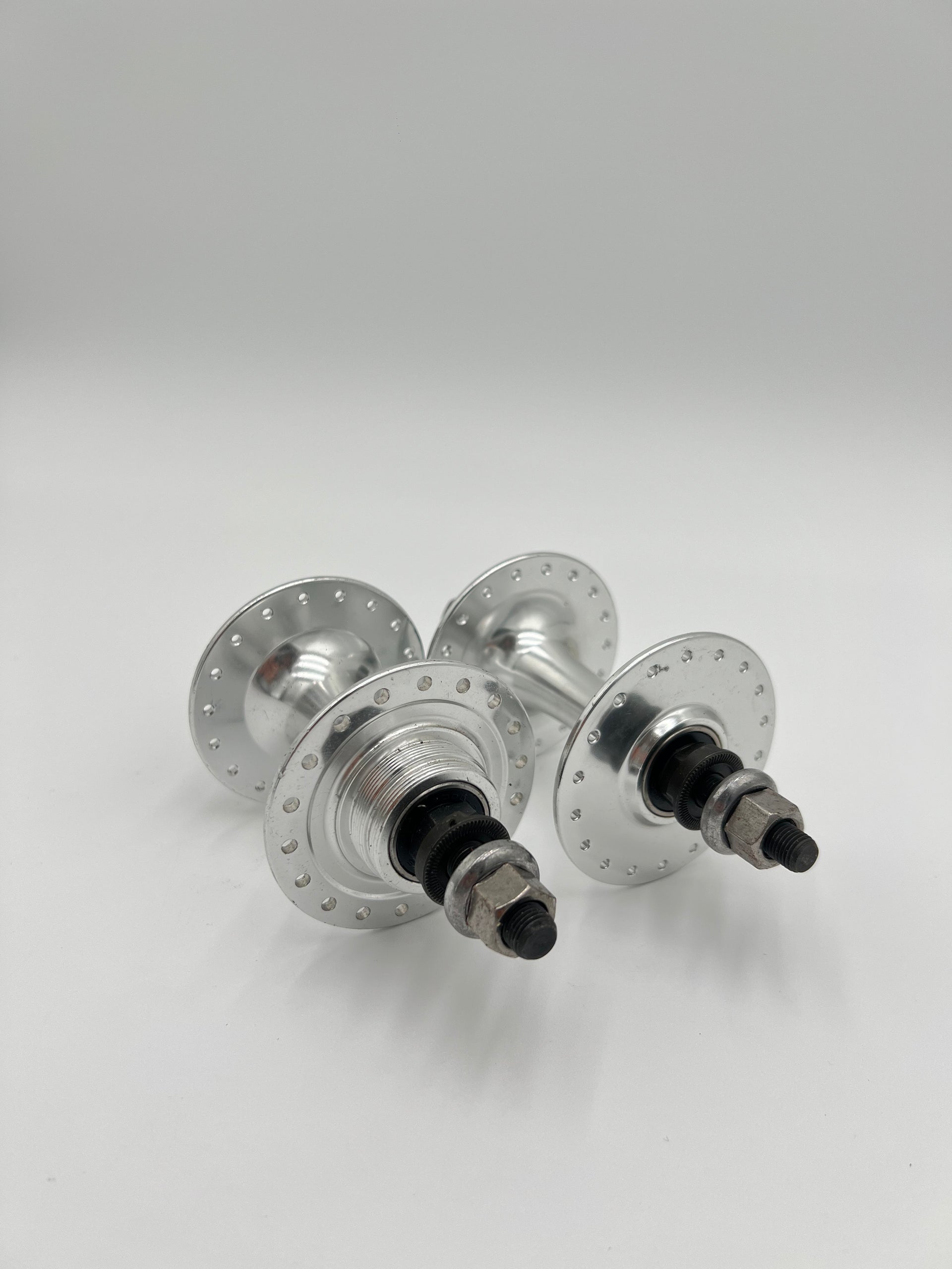 Track Hubs (1 pair)